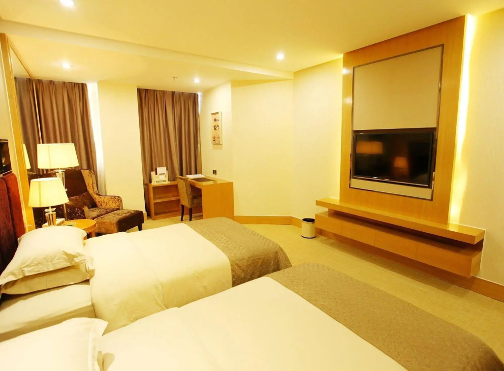Silver Bay Hotel