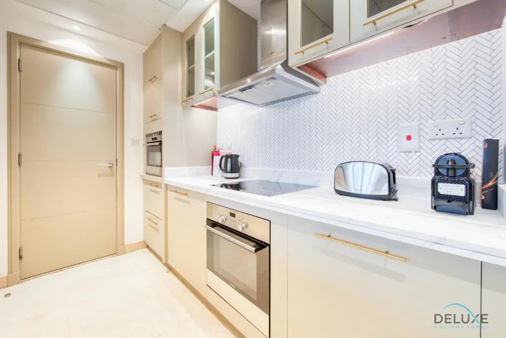 Stunning 1BR in Marina Promenade Dubai Marina by Deluxe Holiday Homes