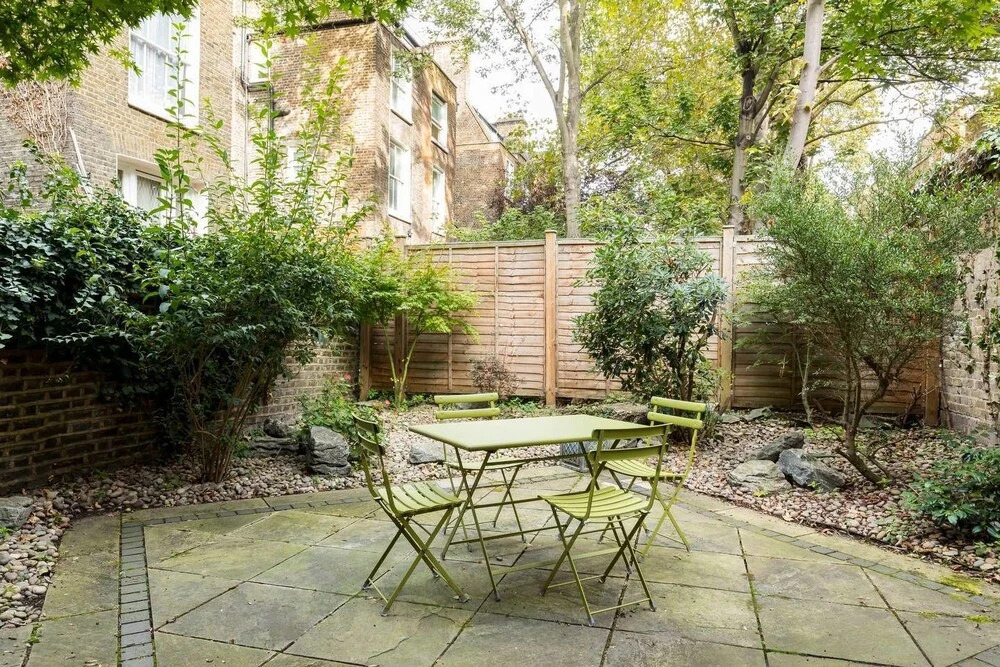 Tastefully Designed & Modern 2bed 2bath w/ Garden