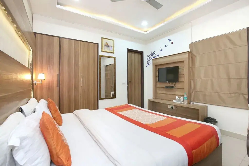 OYO 10940 Hotel Waves