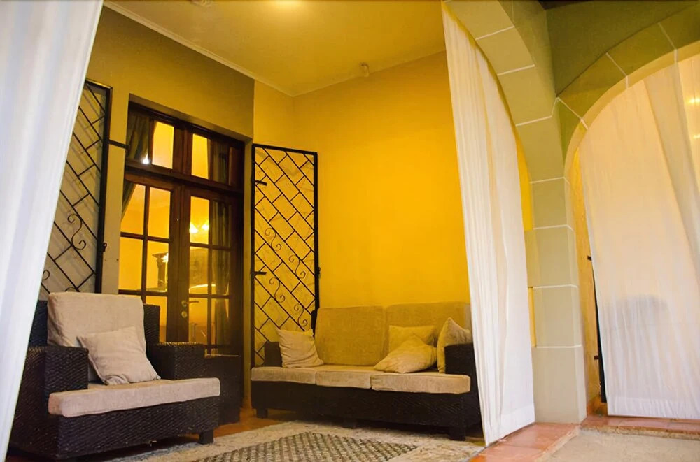 Baan Win House