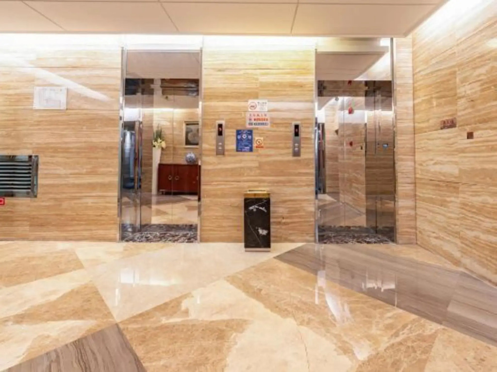 Kingdom Hotel
