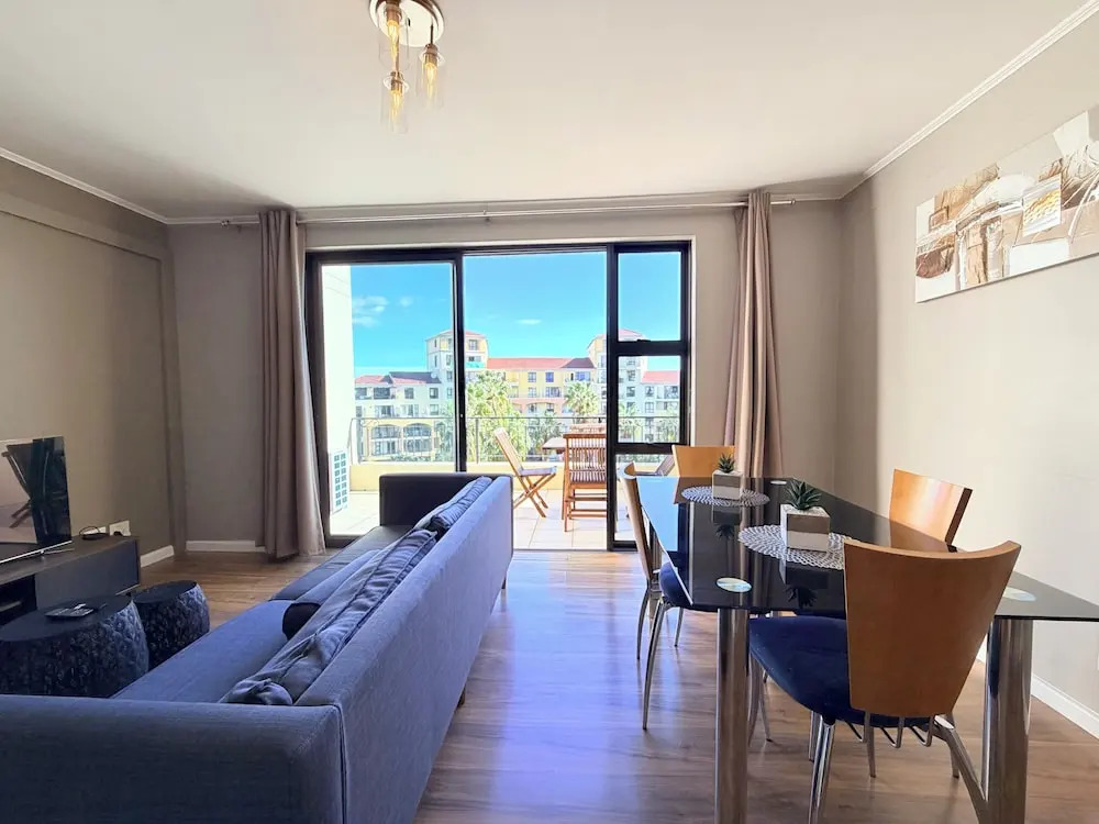 CENTURY CLUB - Luxury Apartment Hotels