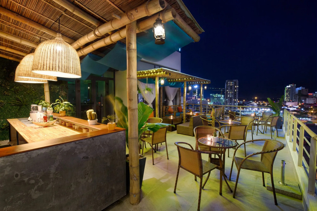 Continent Hotel Danang