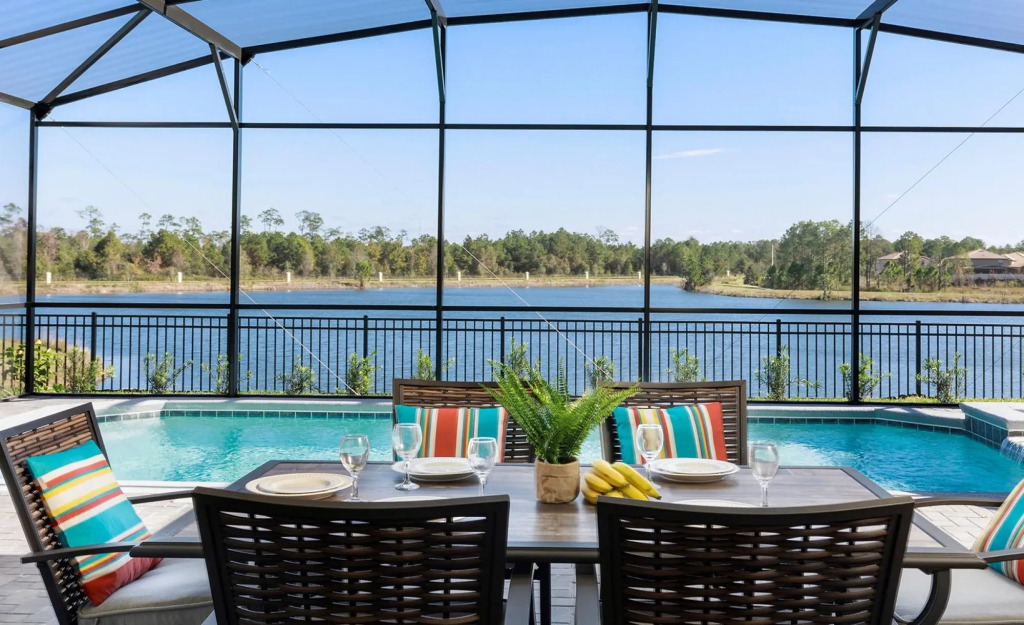 Lakeview 8BR Family Home Steps to Clubhouse
