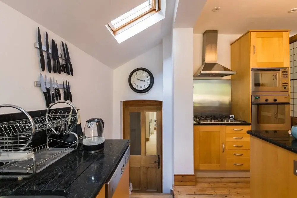 Fabulous 4-Bed House in Fulham with Garden!