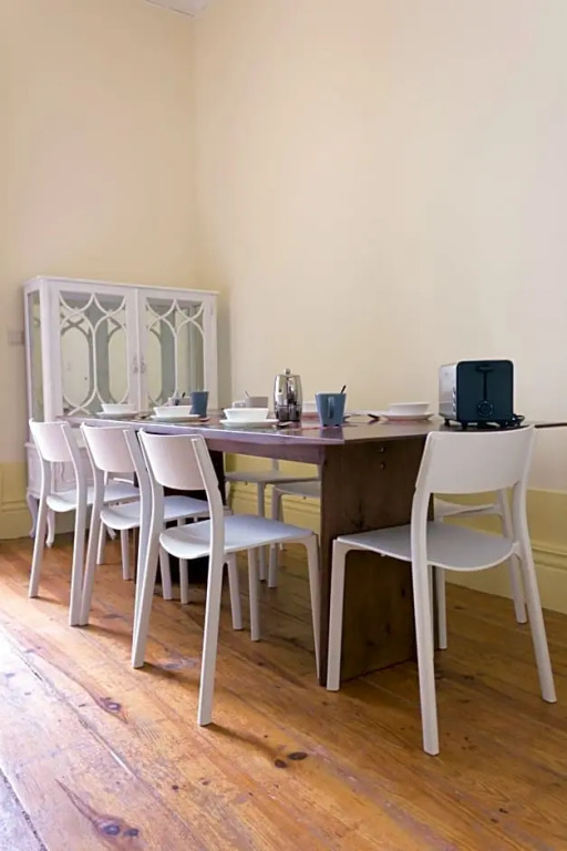 Canvas Atelier Hostel