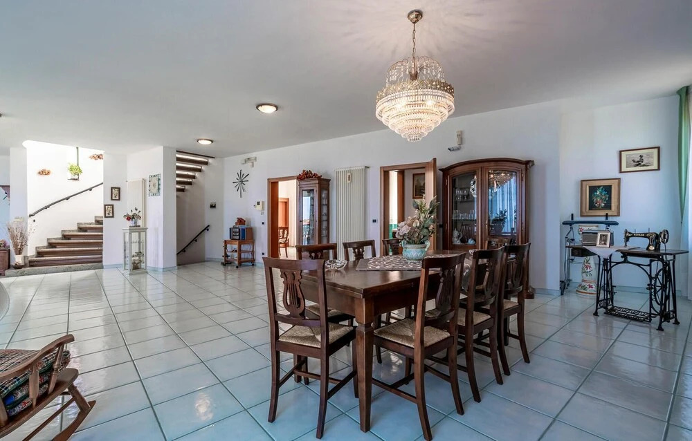 Beautiful Home In Belsito With Wifi