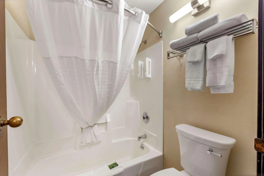 Clarion Pointe Racine - Mount Pleasant