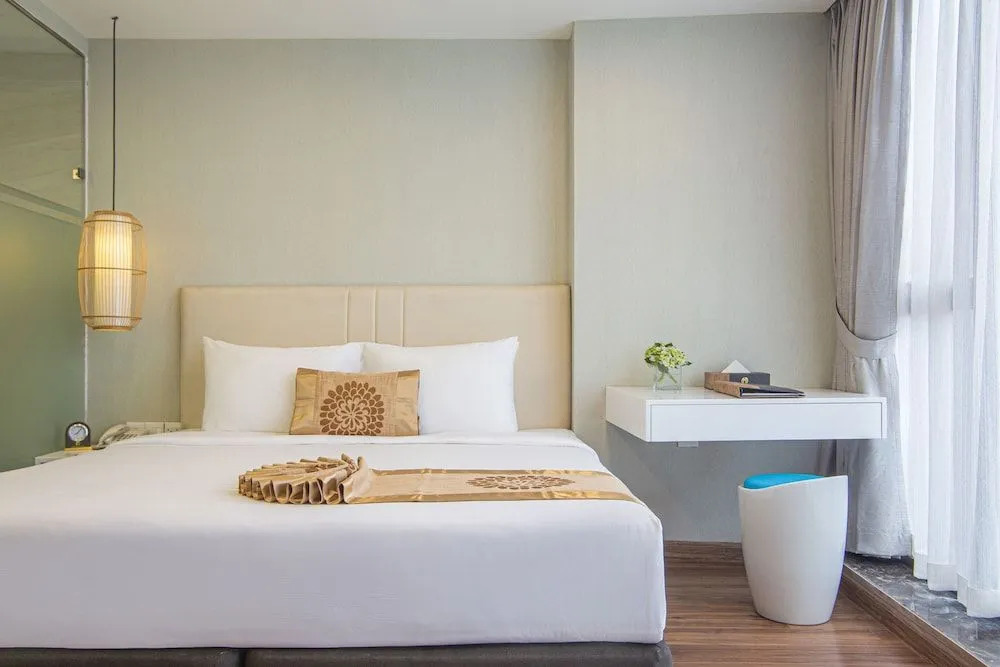 Bridge Lakeside Room For Rent Hanoi
