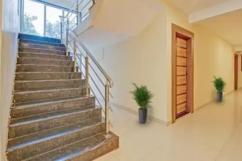 Capital O 91236 Sudama Residency