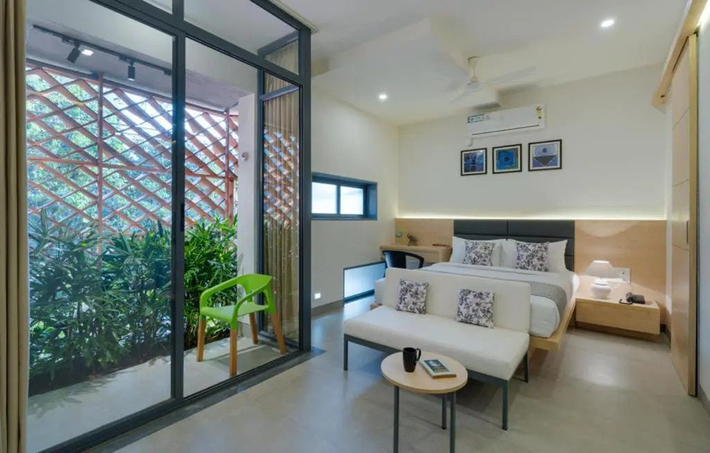 Iris Suites