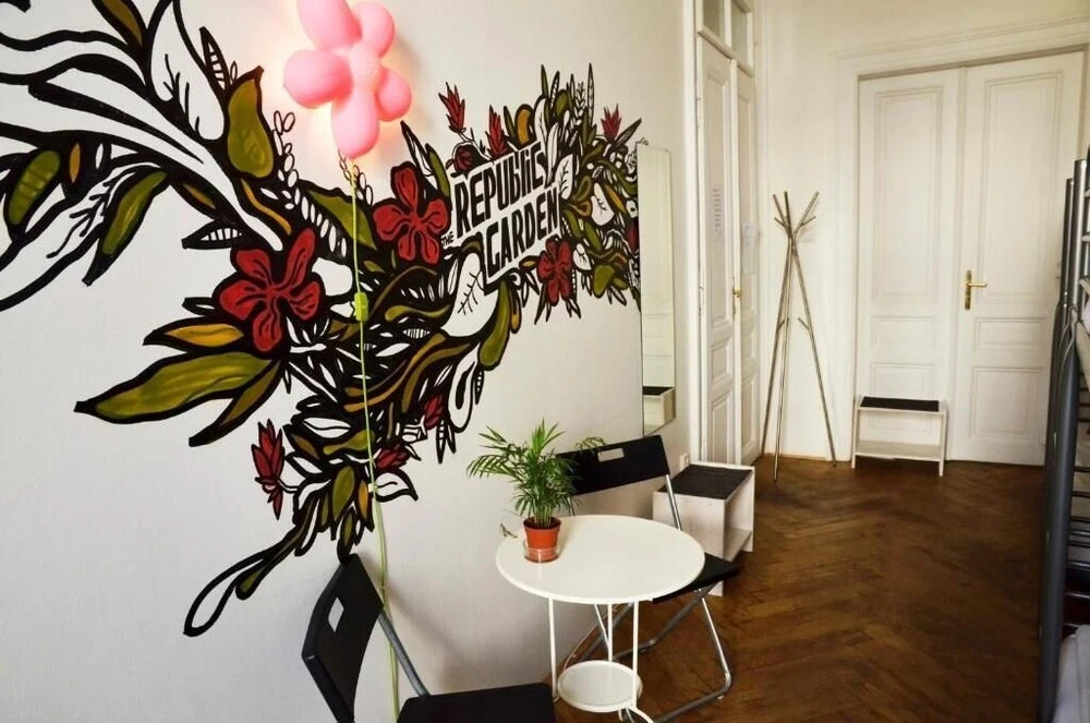 The Republic Garden - Hostel