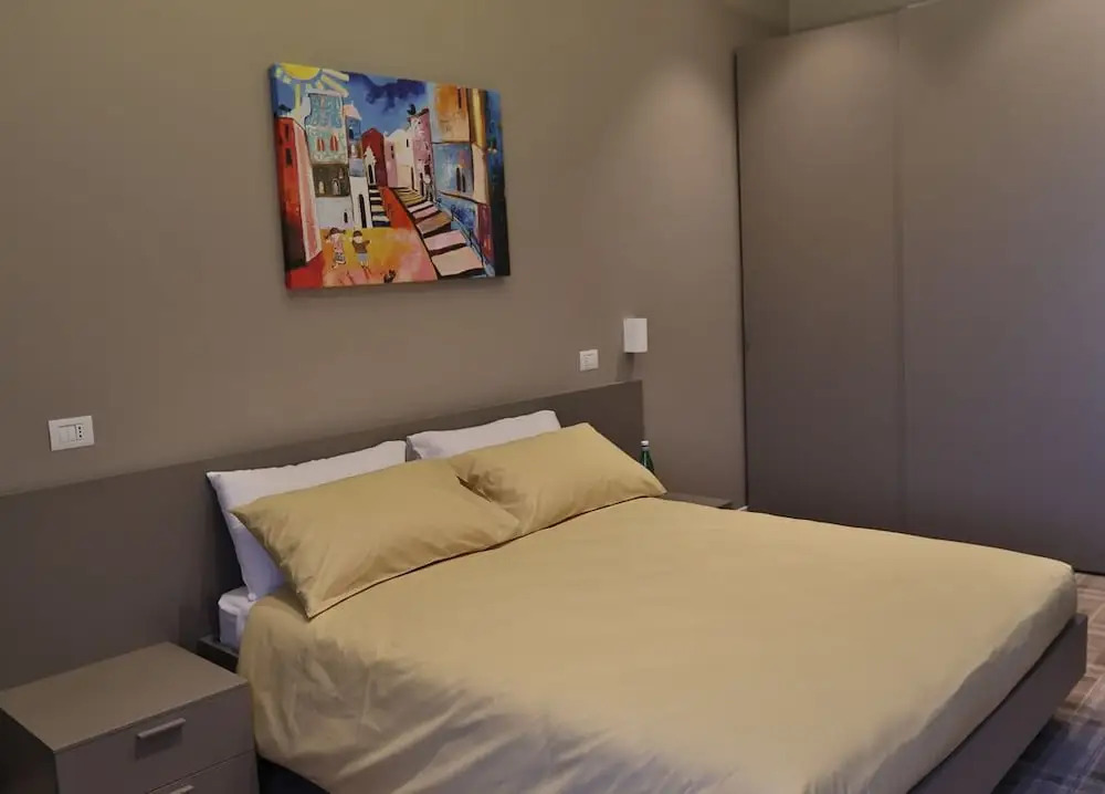 Piazza Italia  -  Rooms  for Rent