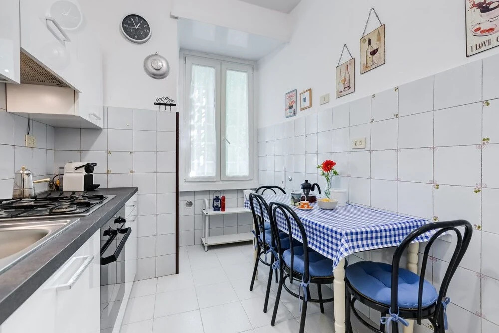 Nice and Bright 2 Beds Flat Near San Giovanni