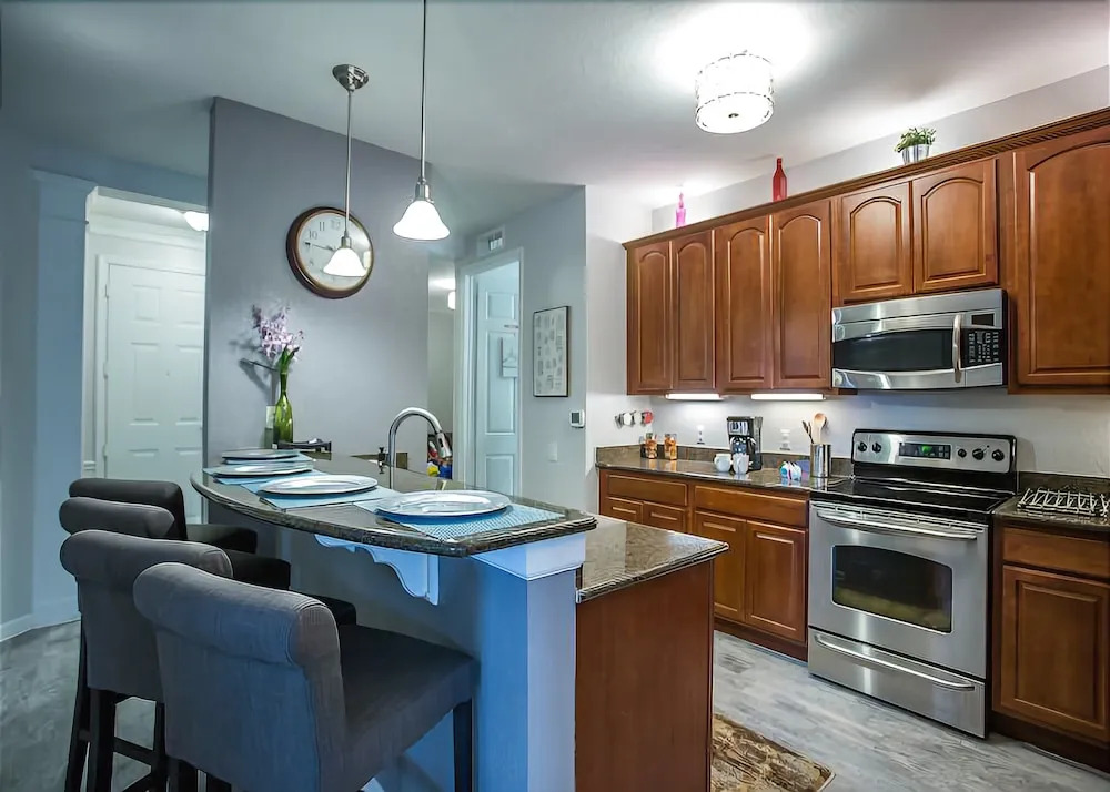 5037 Shoreway Loop #108