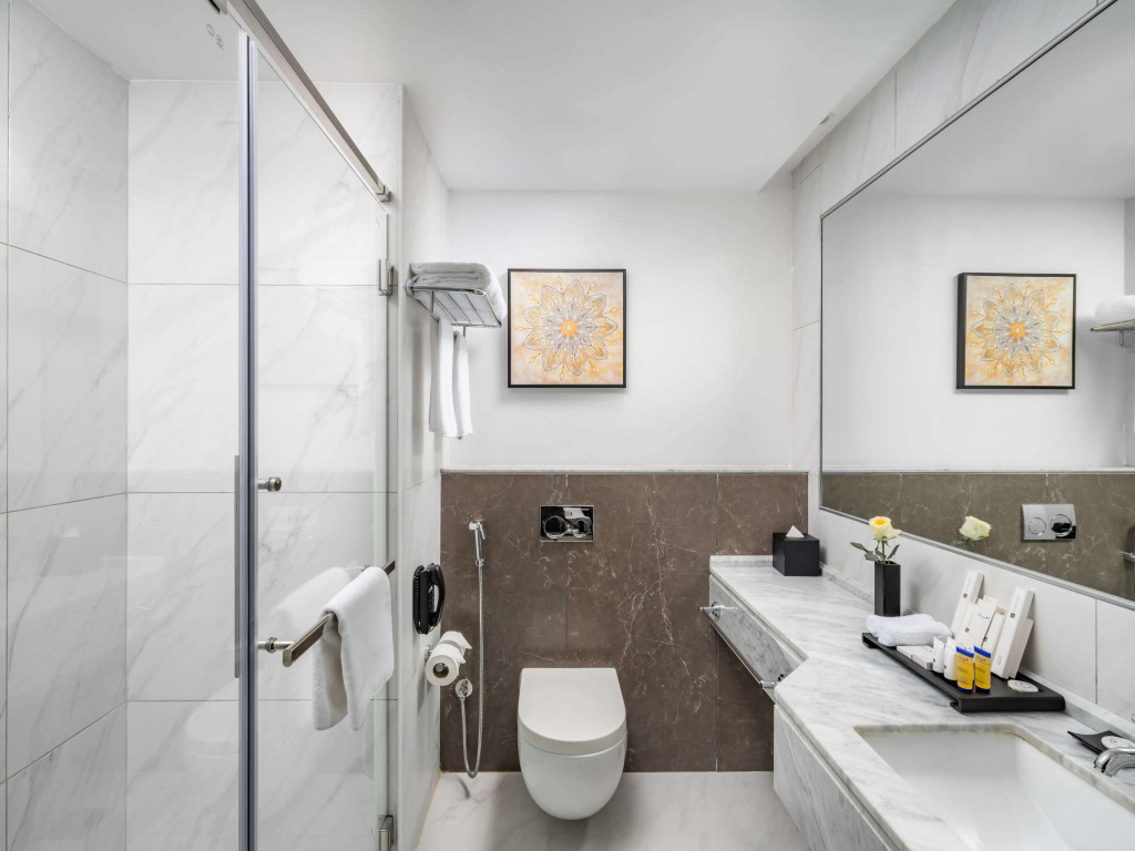 Wirgan Al Noor, Tapestry Collection by Hilton