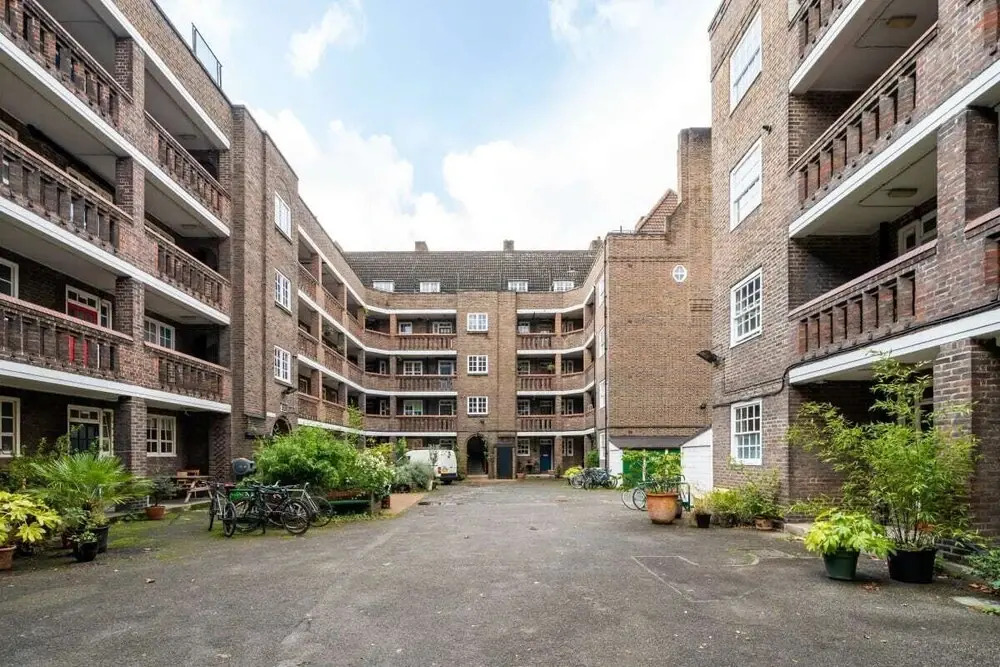 Beautiful 2 Bed Maisonette 13 Mins to Shoreditch