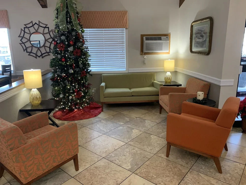 Nichols Inn & Suites