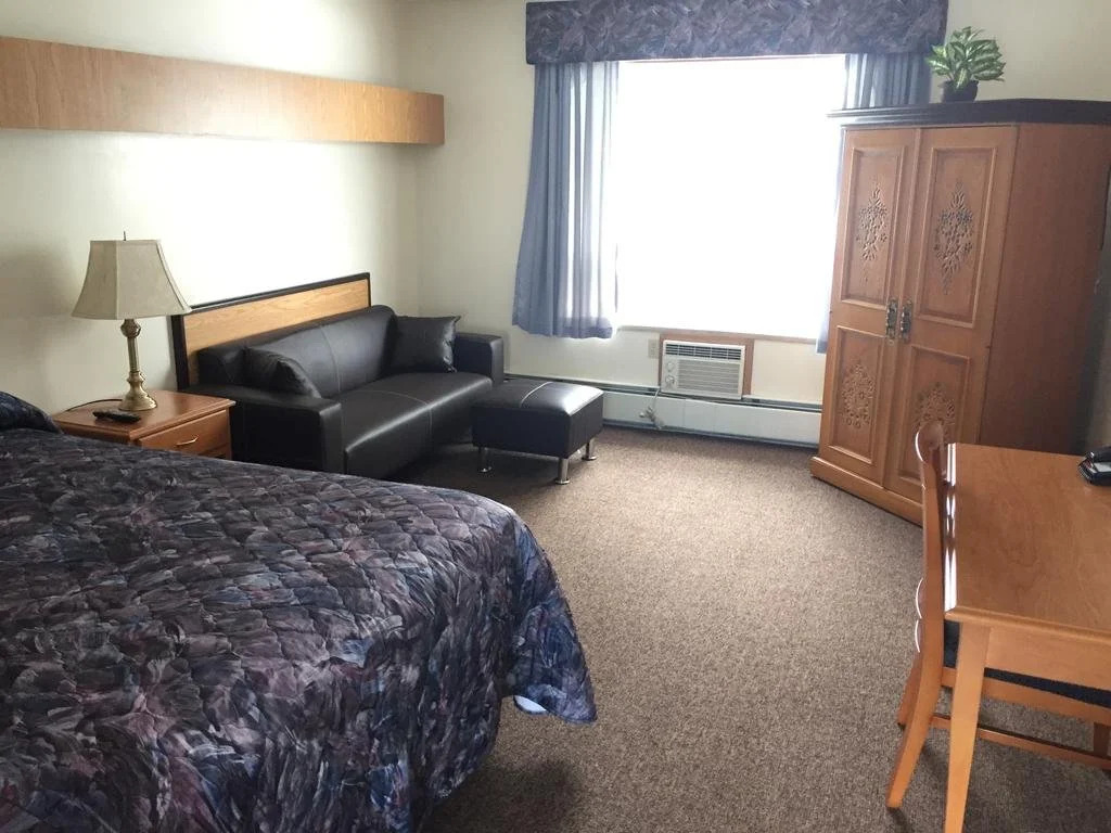 Pines Motel