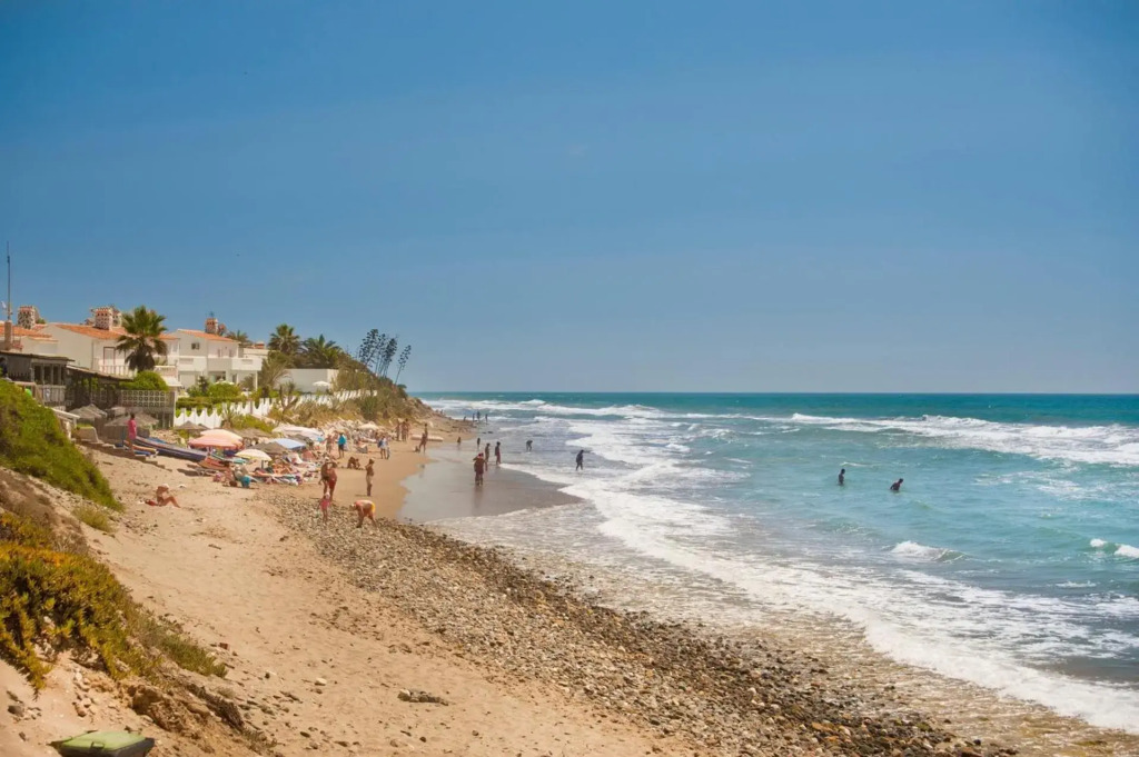 Beautiful villa 30 meters from the beach fantastic sea views