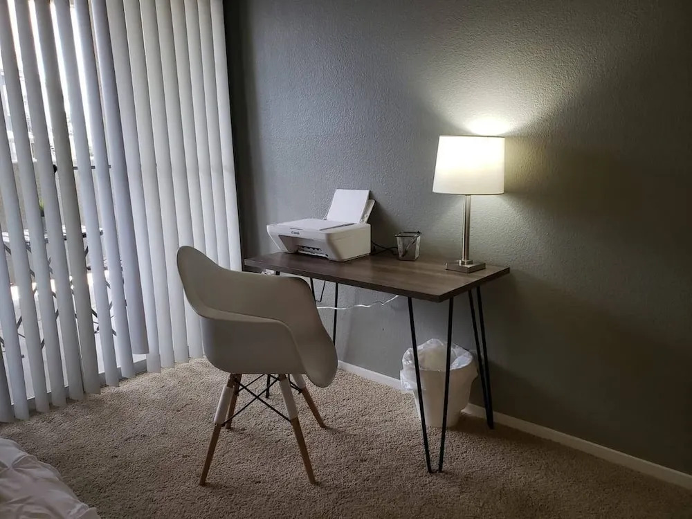 Safe, Quiet & Gorgeous Home 15 Minutes to Strip!