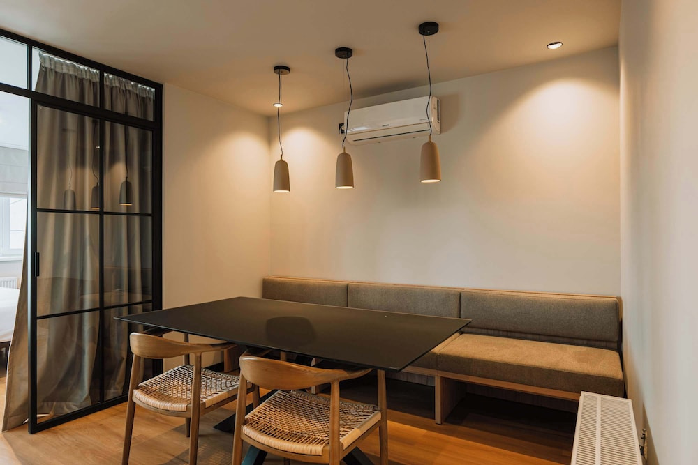 Central Boulevard Apartments by Olala Homes
