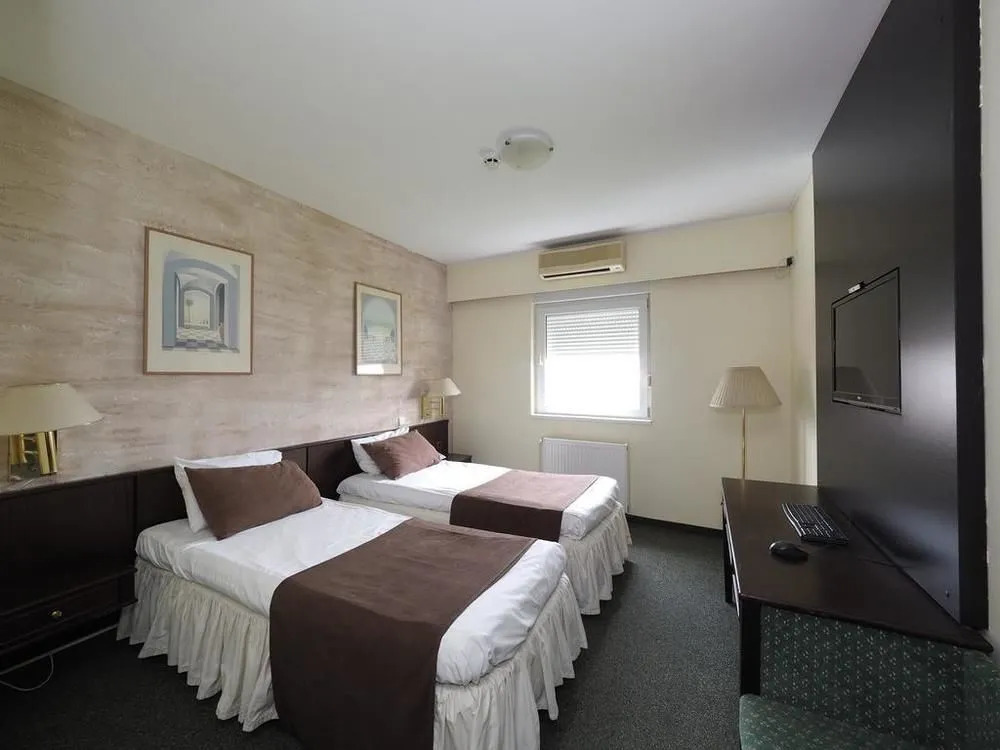 Hotel Oasis