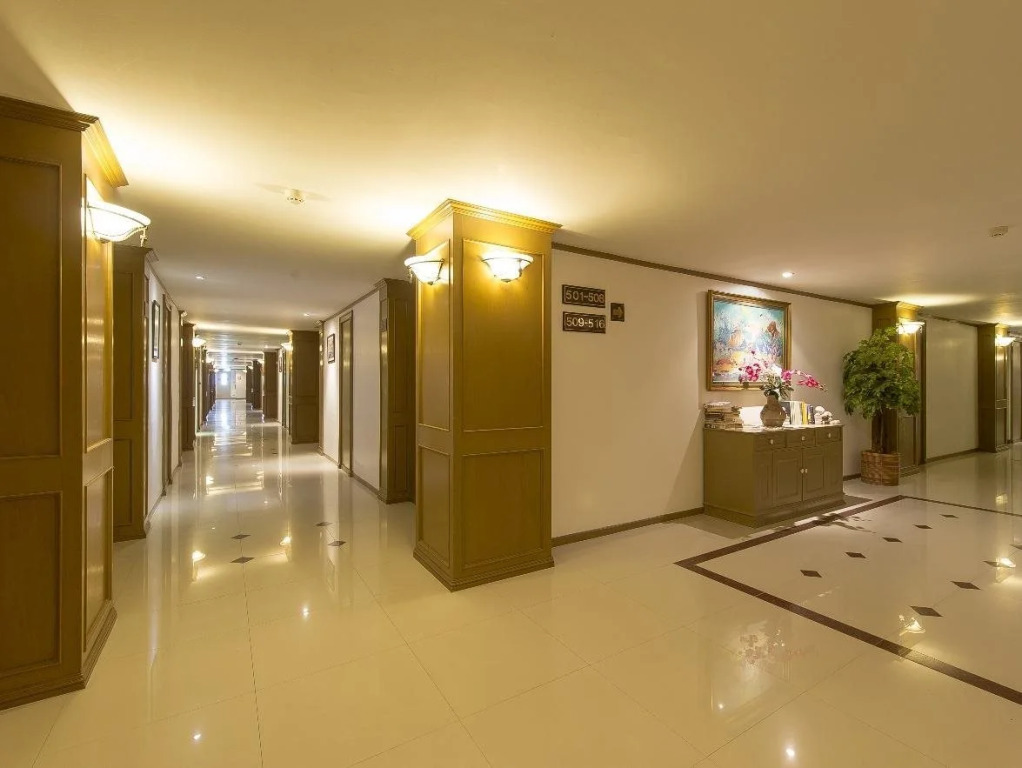 City Beach Resort