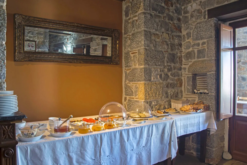 Xemoni Hotel