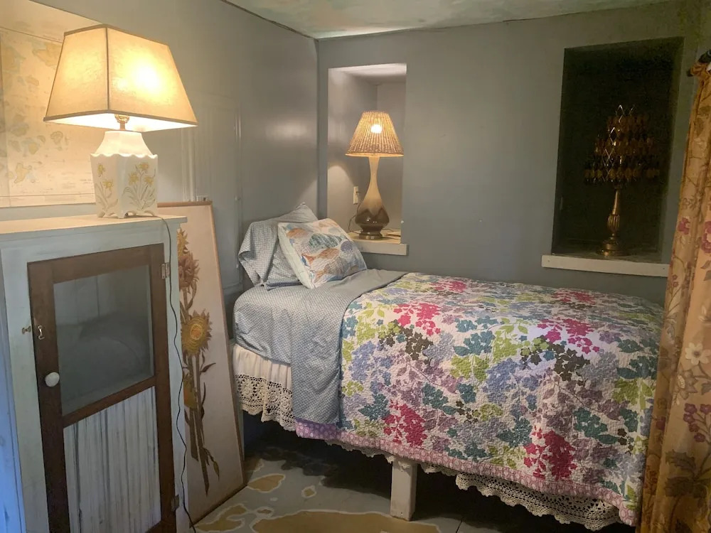Nature Coast Inn & Cottages