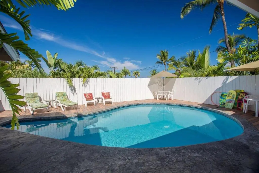 Hale Nani Loa - White Sands Beach Home by Casago