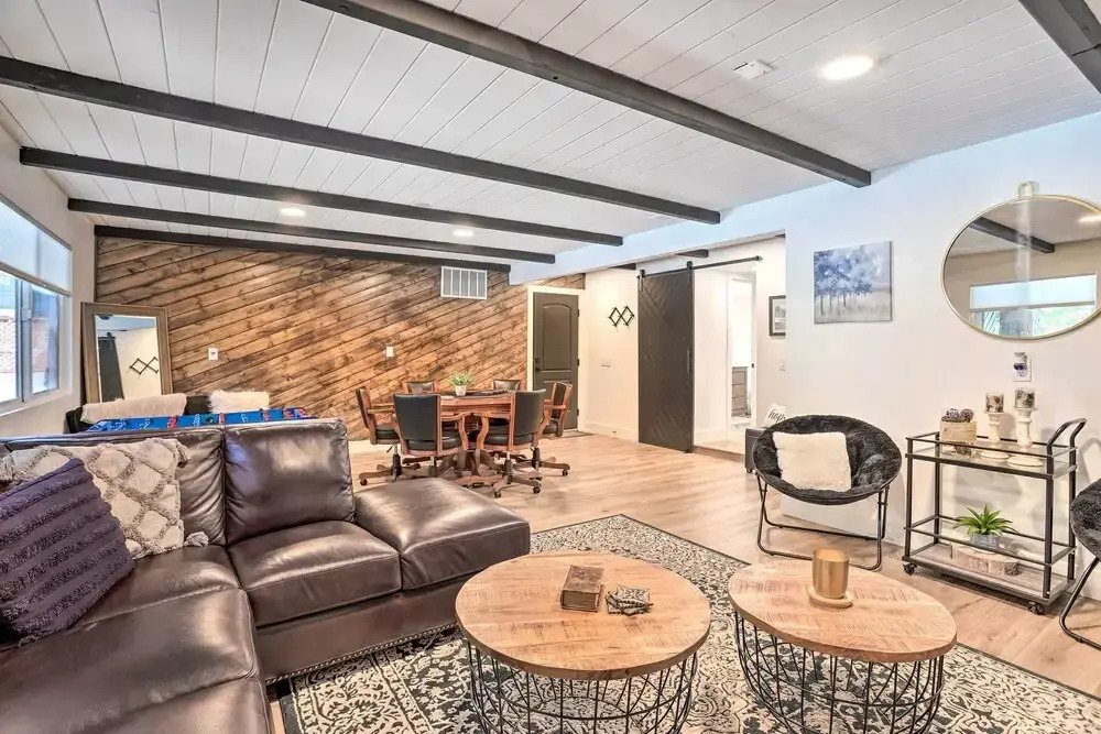 Luxe Timberland Villa w/ Lake Arrowhead Access