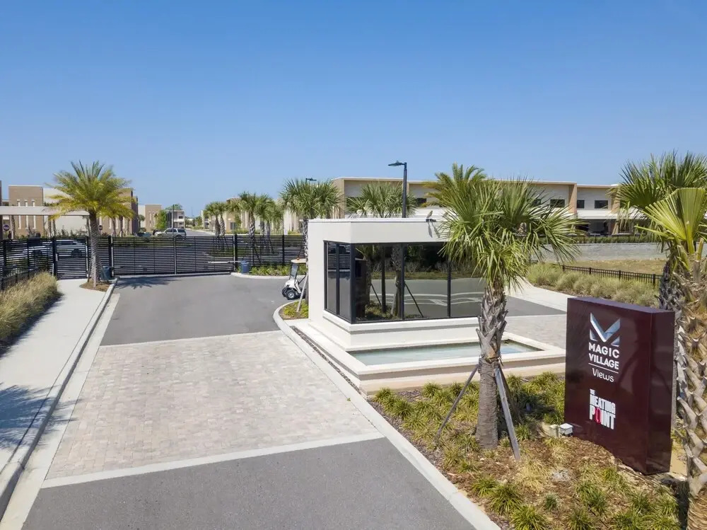 Splendid 3 Bd Close to Disney @ Magic Village 7527