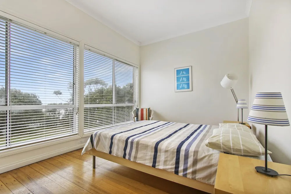 Lake Tyers Beach House - Spacious Coastal Escape