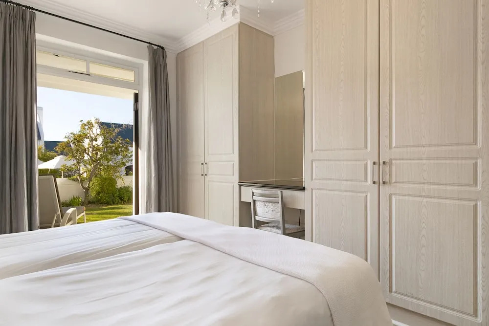 Winelands Golf Lodges 18