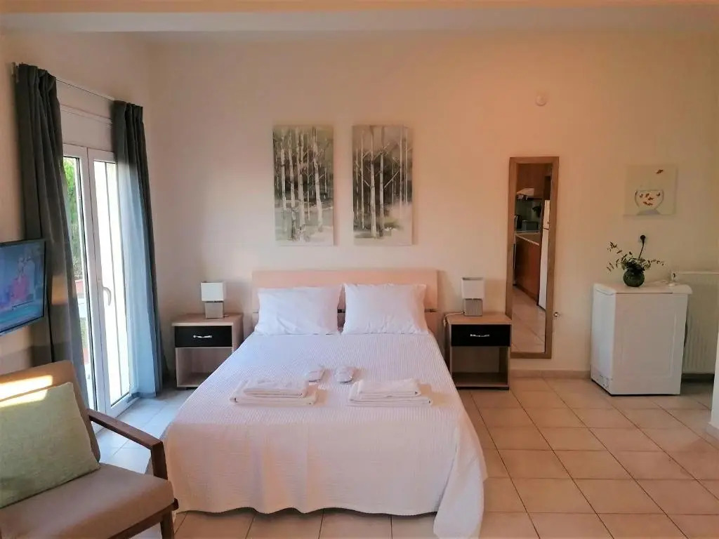Emerald Apartment 2 Halepa