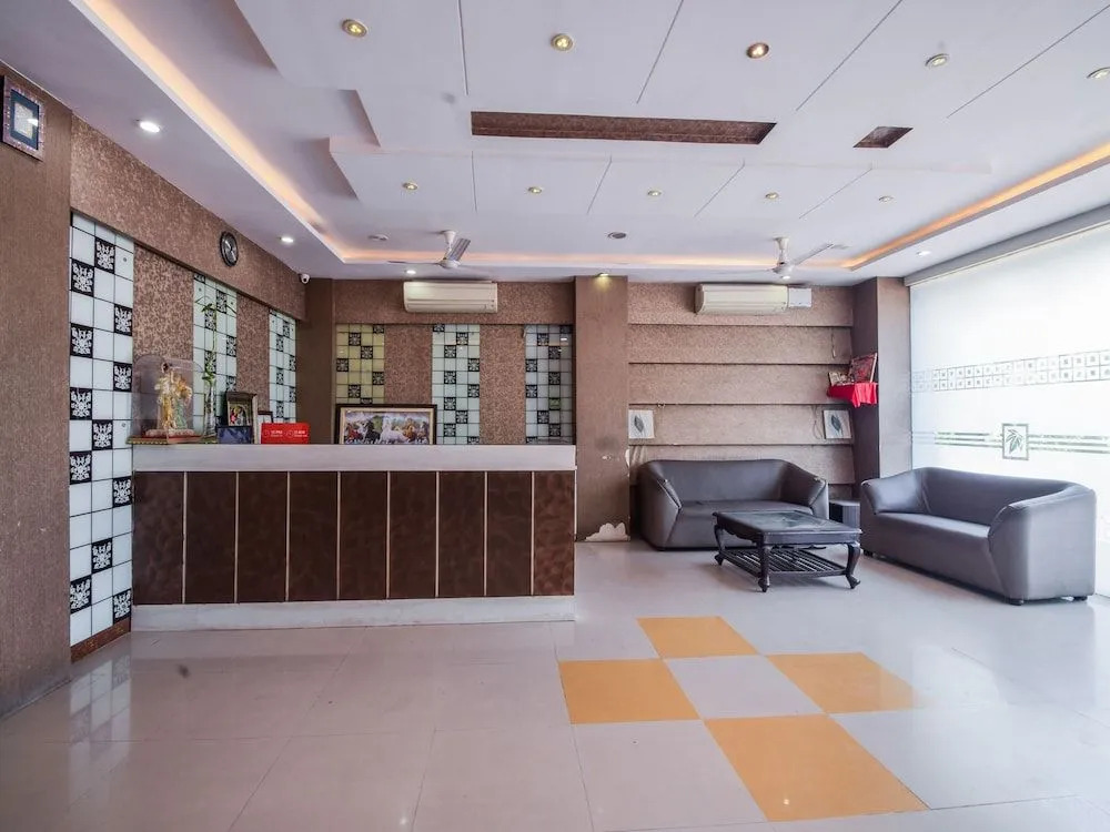 OYO 5715 Hotel King Mansion