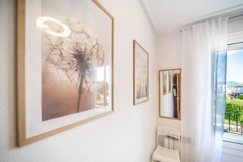 Modern Bright Two Bedroom Apartment With Pool Views - CO1022LT