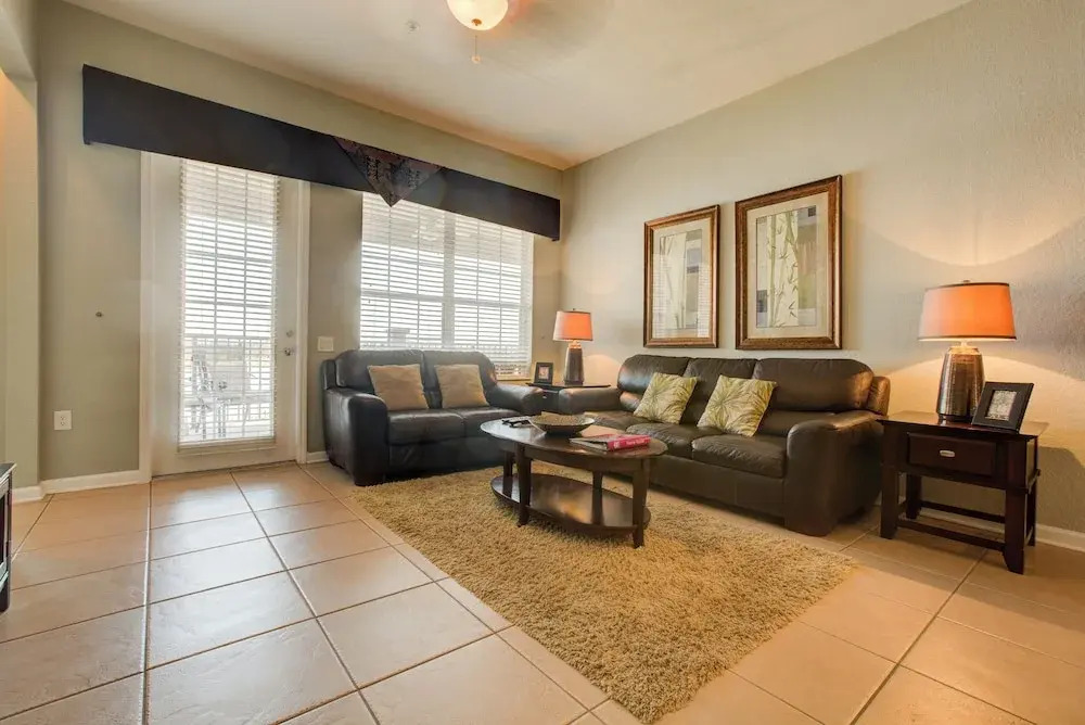 Lakeview Executive Penthouse