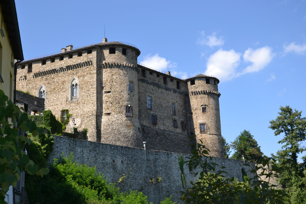 Castello Di Compiano Hotel Relais Museum