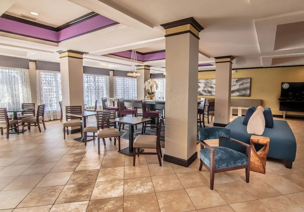 Holiday Inn Express Amp Suites Farmington