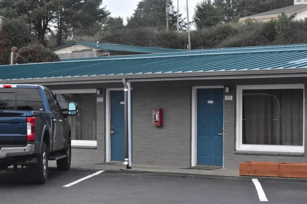 Blue Coast Inn & Suites
