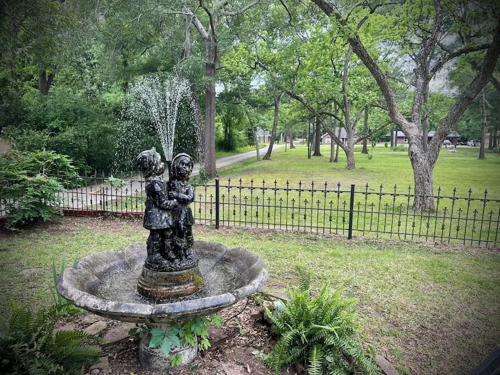 Benefield House Bed & Breakfast
