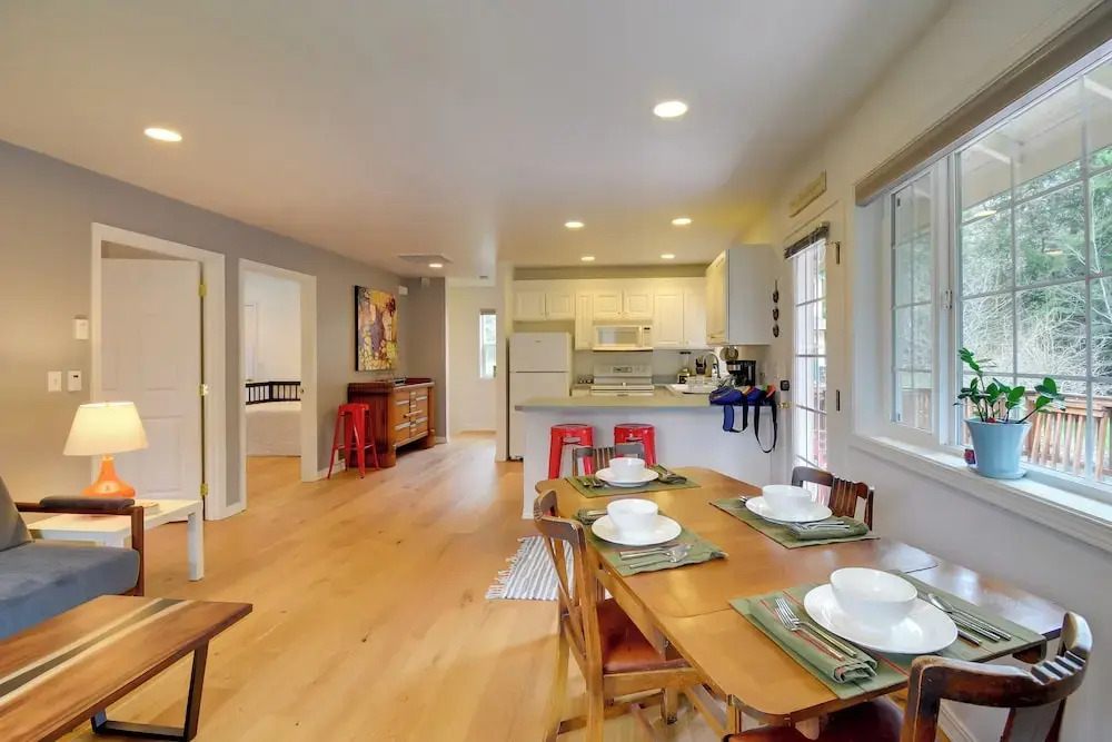 Central 4-Acre Cottage w/ Deck: Walk to Bay