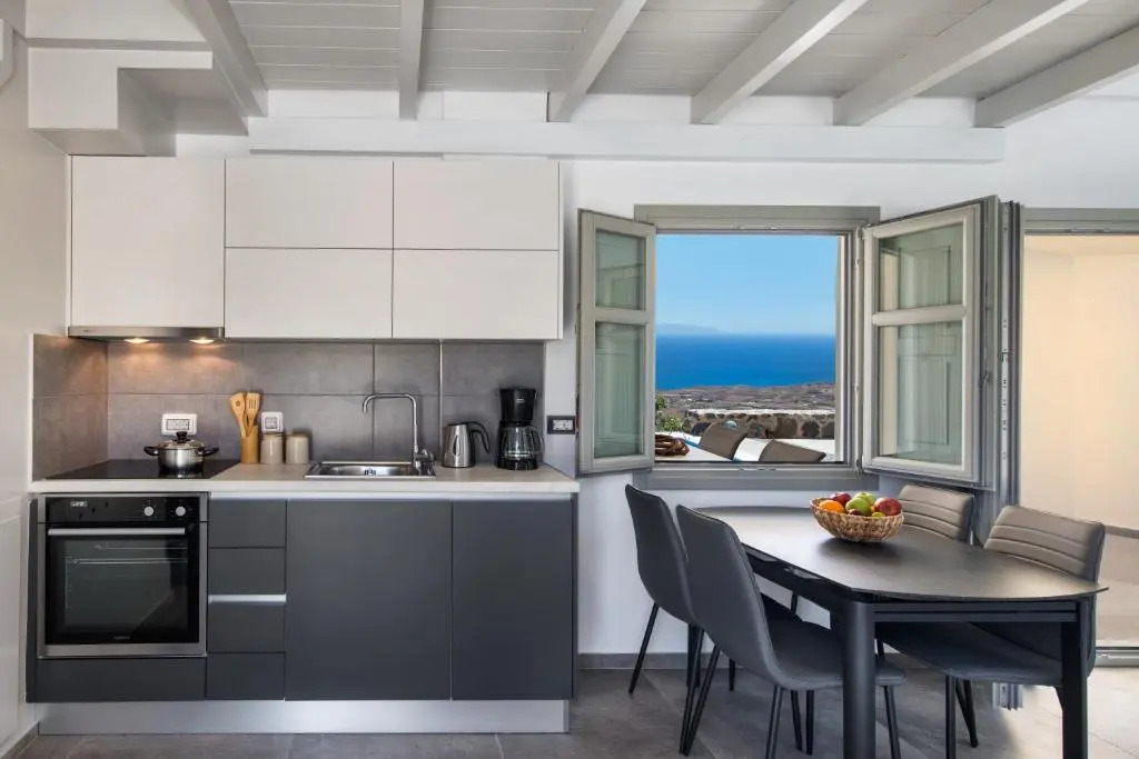 Theano Cave Suites & Villas