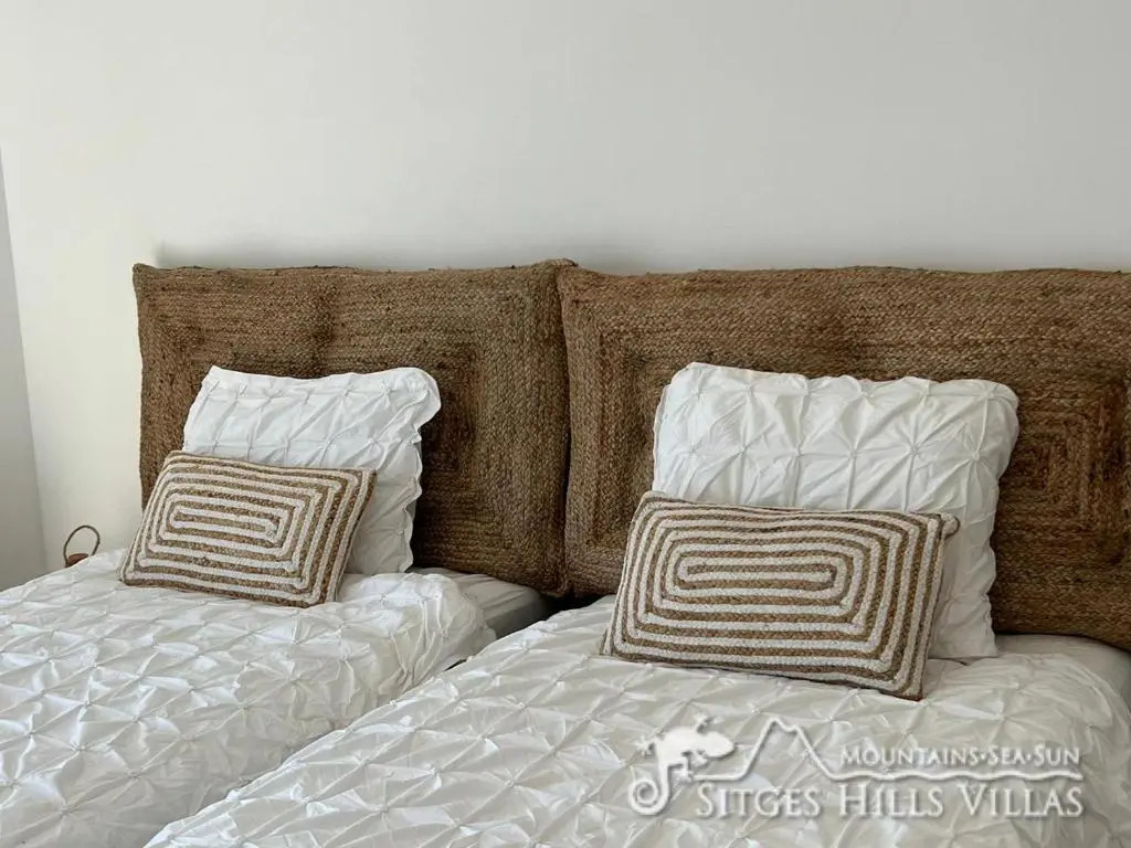 Stunning views to sea from Modern Villa El Mirador near Sitges