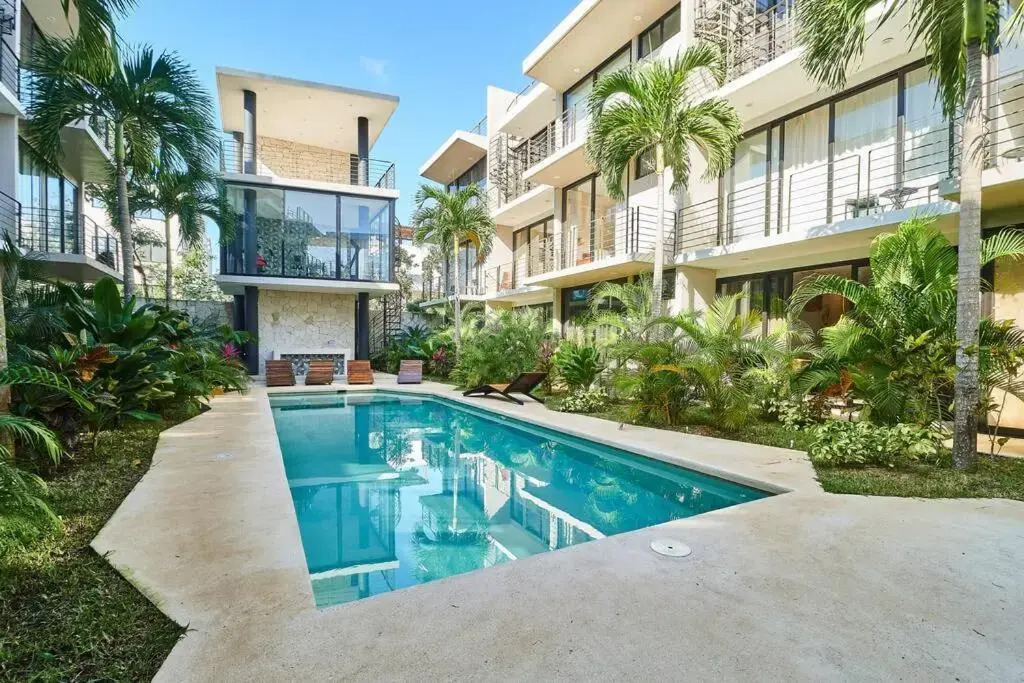 304 Amena Romantic Jungle PH w/ Private Pool & Gym