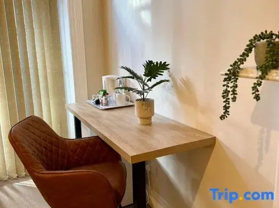 Seaside Escape with Double Bed & Balcony