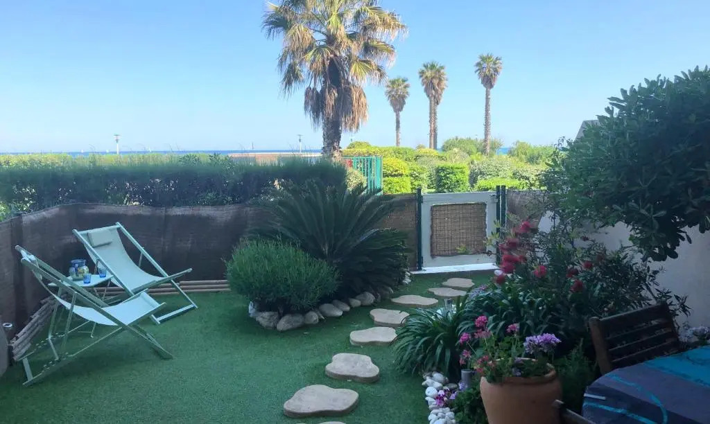 LE JARDIN DE LA PLAGE - T2 - Terrasse jardin 30m2 - Piscine - Clim- Wifi -Parking